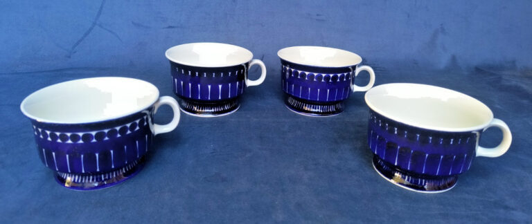 Read more about the article Set of 4 Arabia Finland Valencia Footed coffee Cup – NEW – NO Saucer