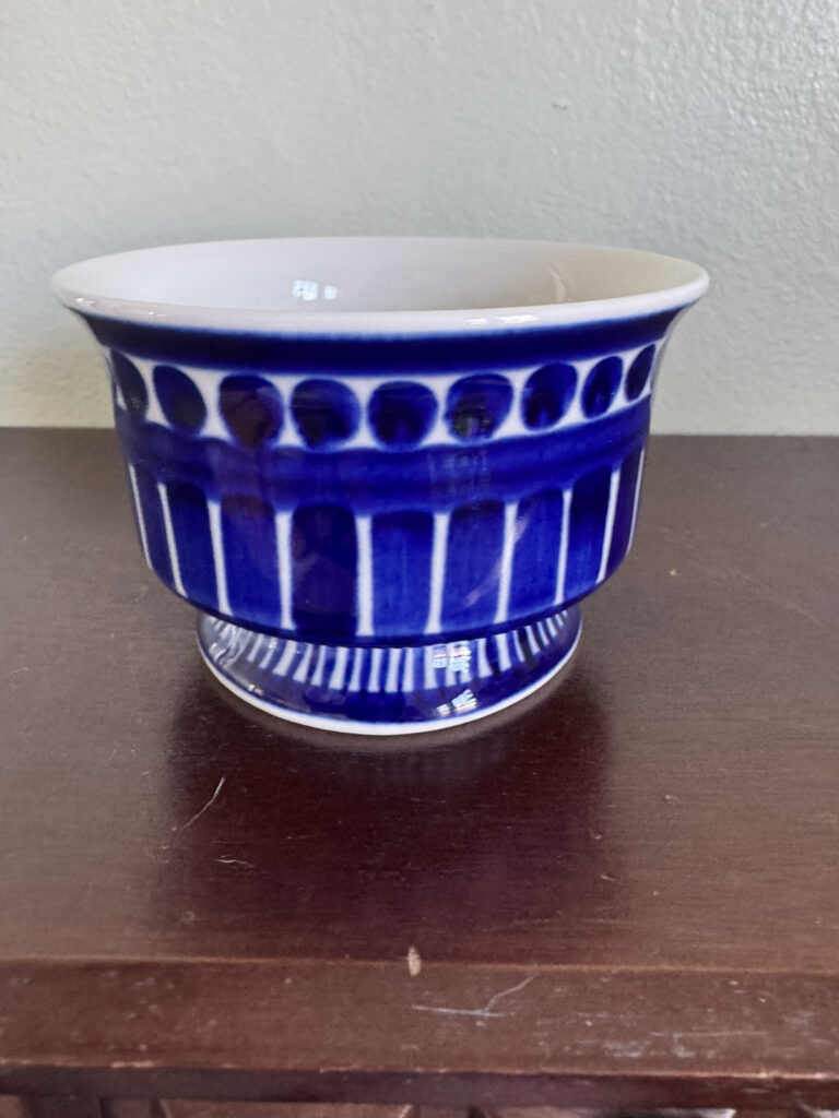 Read more about the article Arabia Valencia Ulla Procope Open Sugar Bowl 3.9 Inch Finland Porcelain MCM