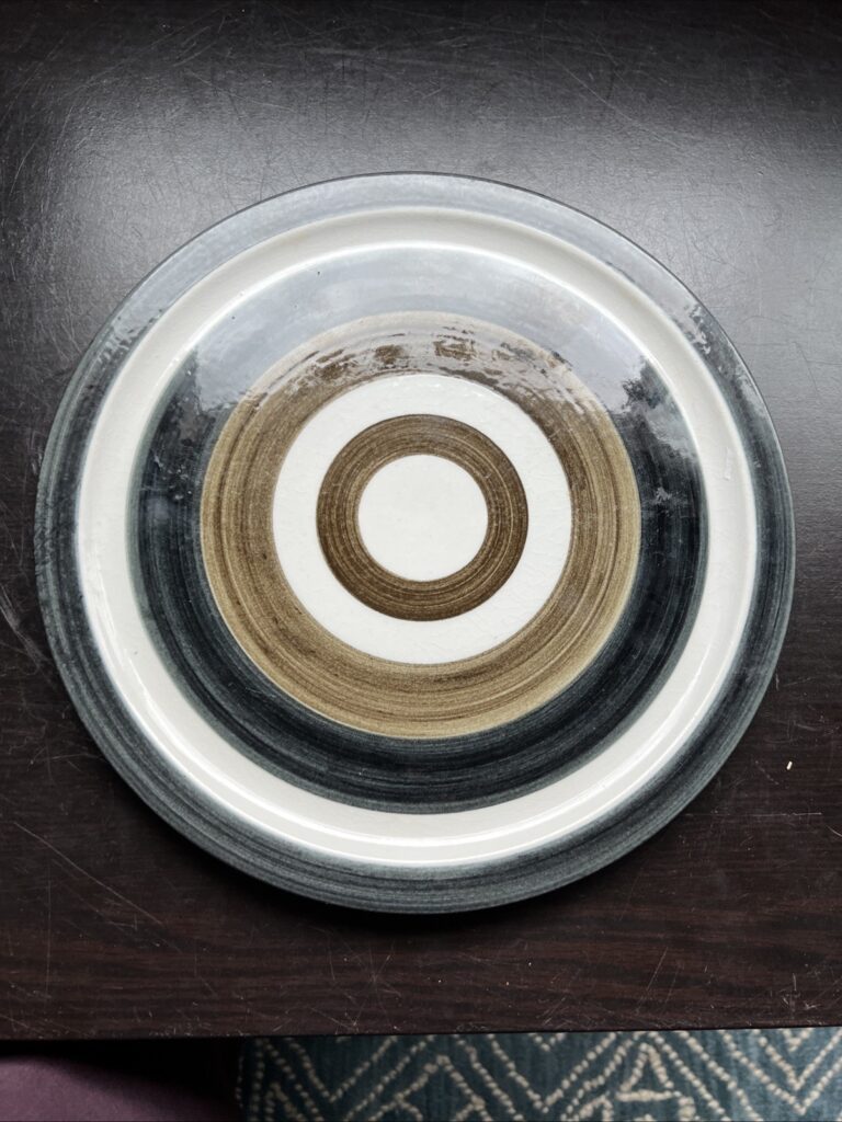 Read more about the article Arabia Finland Handpainted Signed GS/IU Black Brown Stripe Concentric Circle MCM