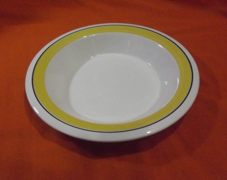 Read more about the article ARABIA FINLAND FAENZA YELLOW DISCONTINUED RIM SOUP BOWL