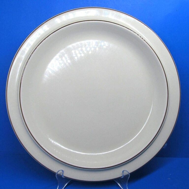 Read more about the article Arabia Finland Fennica 13″ Round Chop Plate Platter VGC