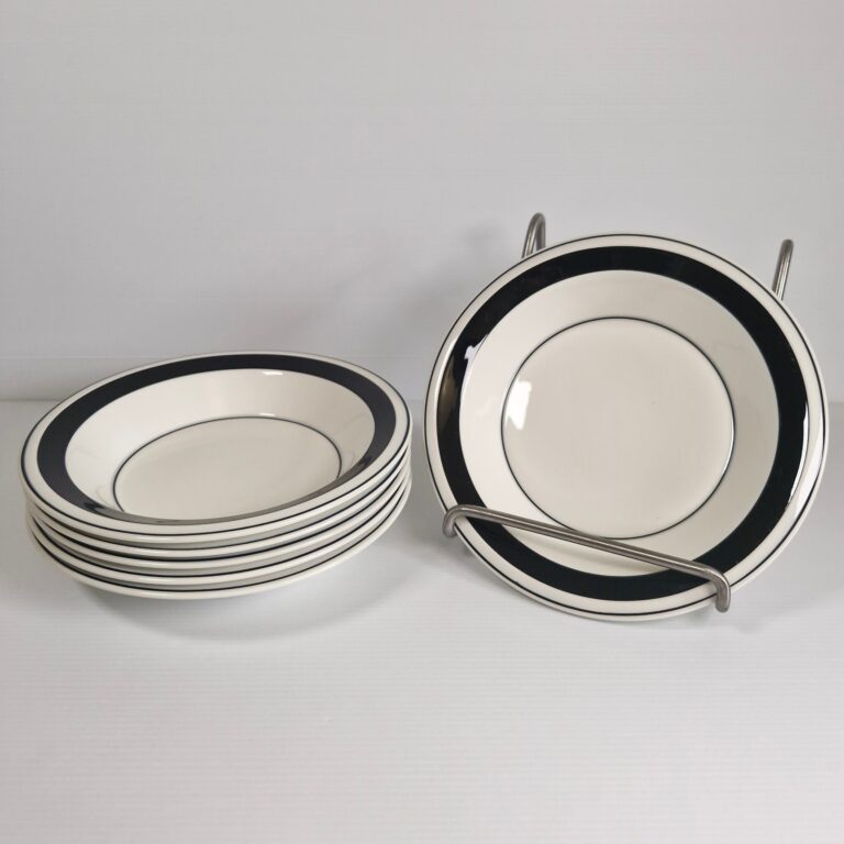 Read more about the article Arabia Närtsila Finland Faenza Black 6 Rim Soup Bowls Plates 20cm