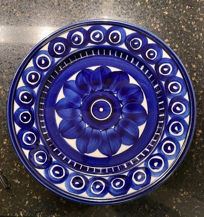 Read more about the article Valencia by Arabia of Finland 10″ Dinner plate Designed by Ulla Procope Vintage