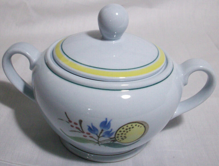 Read more about the article Arabia of Finland: WINDFLOWER Covered Sugar Bowl: EXC: NR