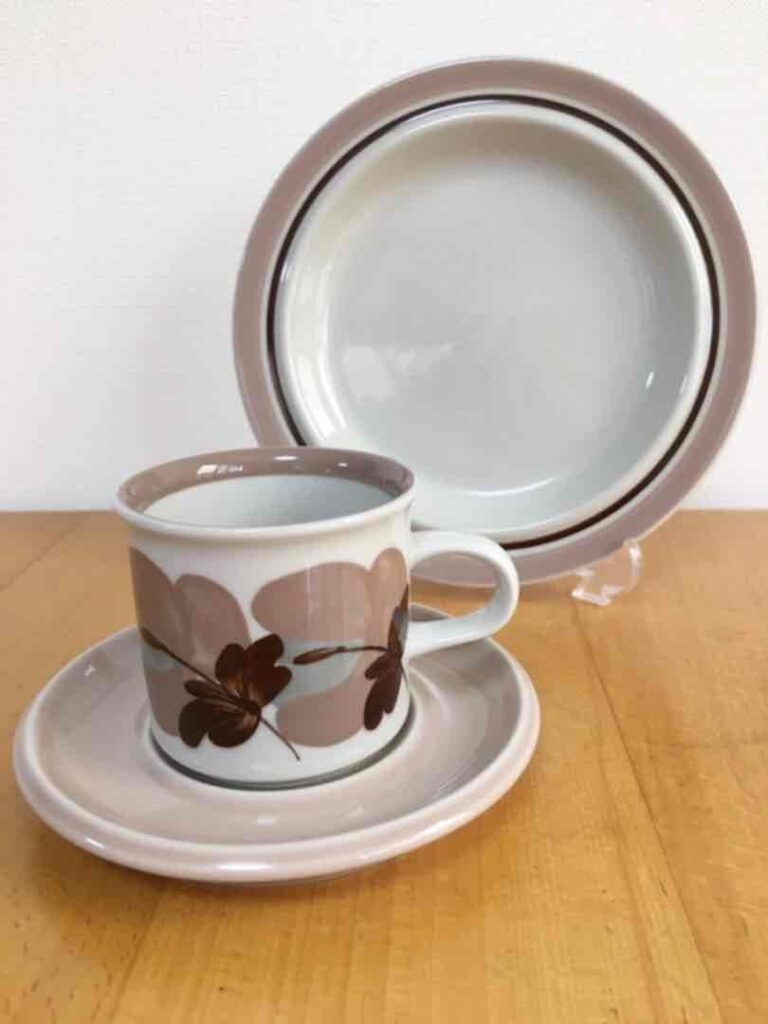 Read more about the article Arabia Vintage Koralli Cup Saucer Trio