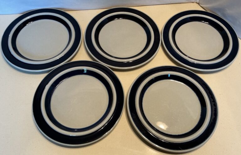 Read more about the article MCM Arabia Finland Set 5 Anemone Blue 8” Handpainted Salad Luncheon Dish Plates