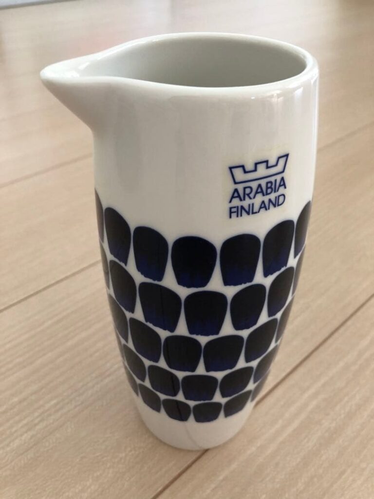 Read more about the article Arabia 24h Tuokio Blue White Ceramic Jug Pitcher Flower Vase Finland
