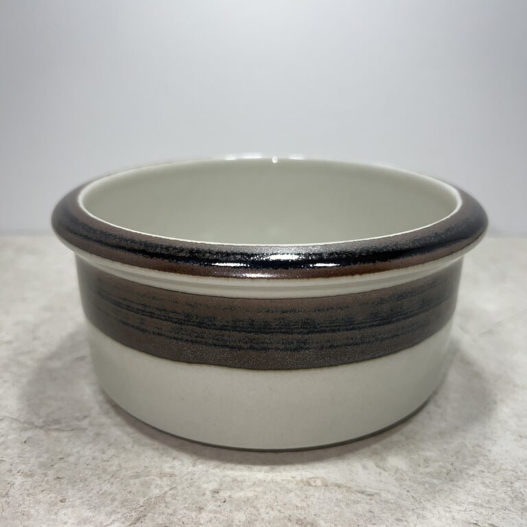 Read more about the article Arabia Of Finland Karelia (1) 5” Round Vegetable Bowl Stoneware •PRISTINE•