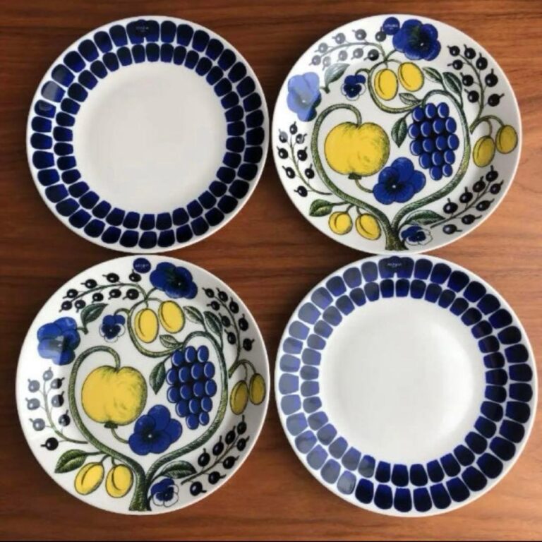 Read more about the article Arabia Tuokio and Paratiisi Yellow 20cm and 21cm Plates Set of 4 New