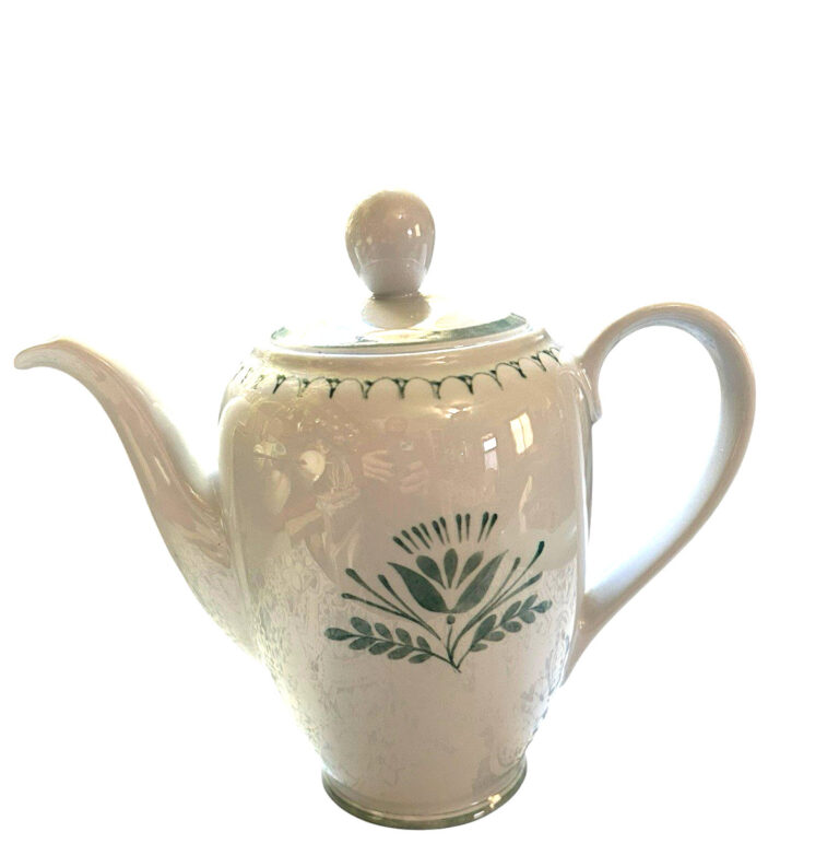 Read more about the article Arabia Green Thistle Coffee Pot w/Older Backstamp