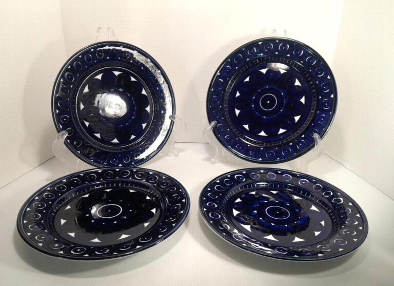 Read more about the article 4x ARABIA Finland Ulla Procope VALENCIA Blue Dinner Plates 10” Vtg MCM #2