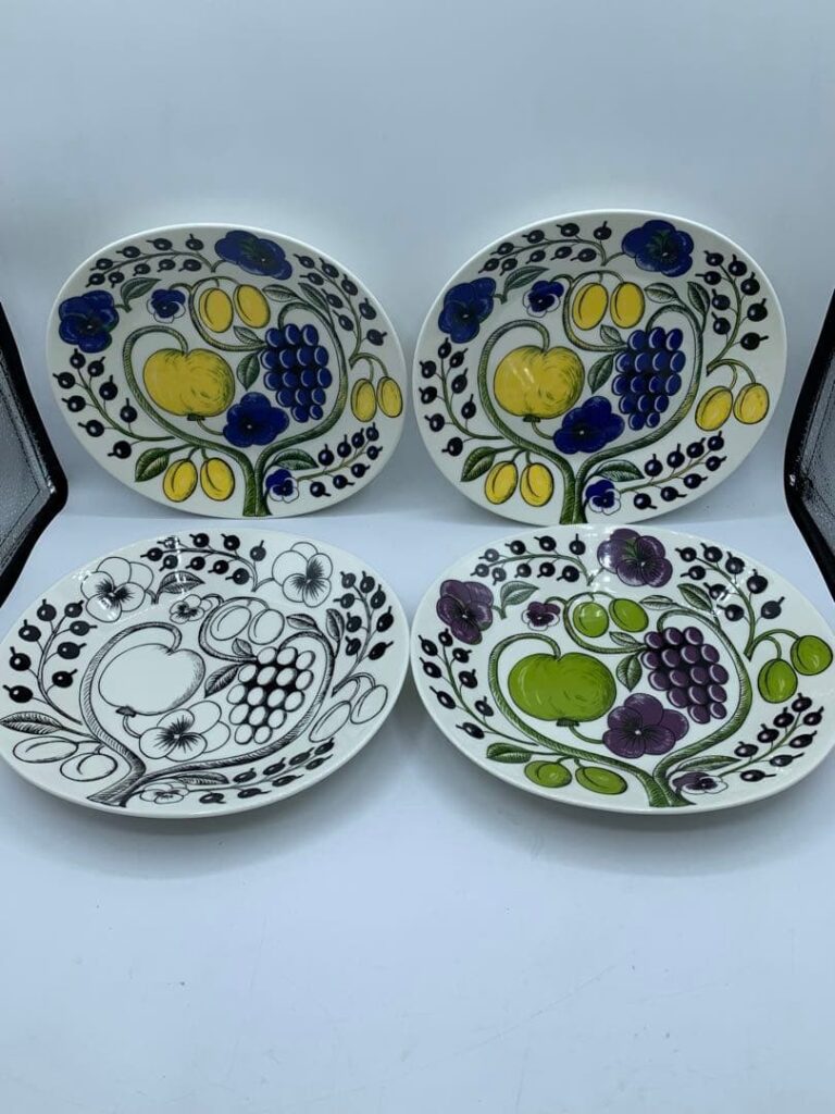 Read more about the article ARABIA Arabia Paratissi plate 25cm 3 types 4-piece set