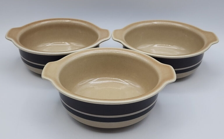 Read more about the article Ruija Troubadour Arabia Finland Lugged Cereal Bowls Set of 3