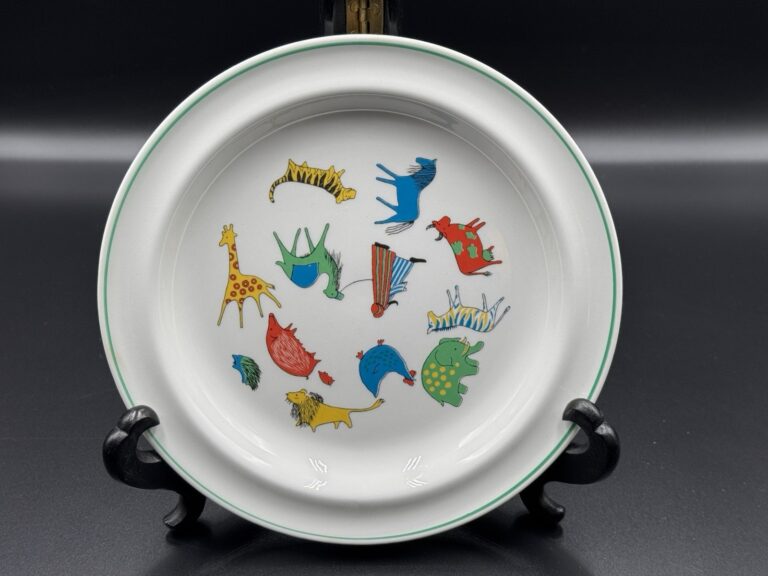 Read more about the article Arabia of Finland PARADE 7.75” Animals Child’s Plate