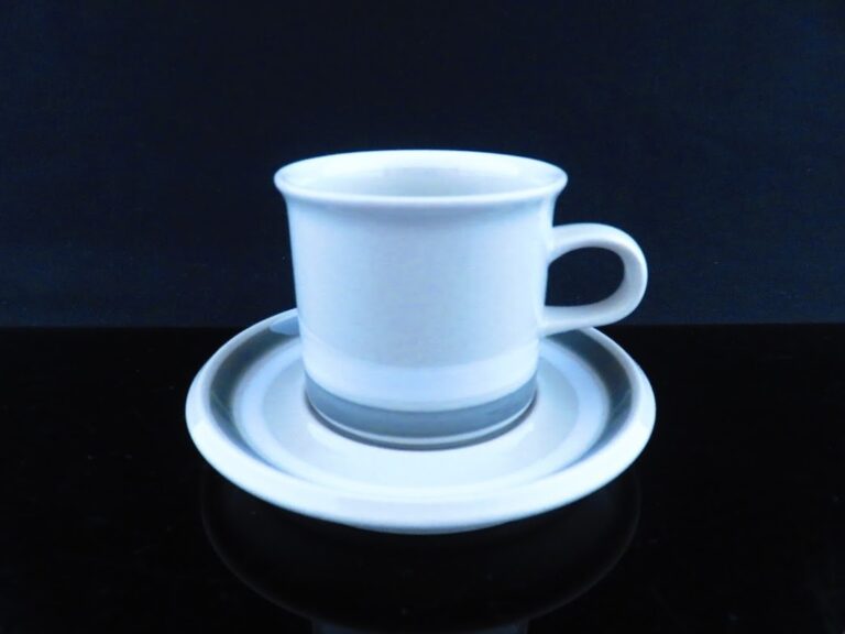 Read more about the article ARABIA Salla Raija Uosikkinen coffee cup and saucer size medium [2]
