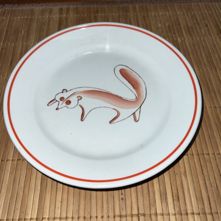 Read more about the article Arabia Animal Kingdom Plate Made In Finland Hand painted Weasel / Fox