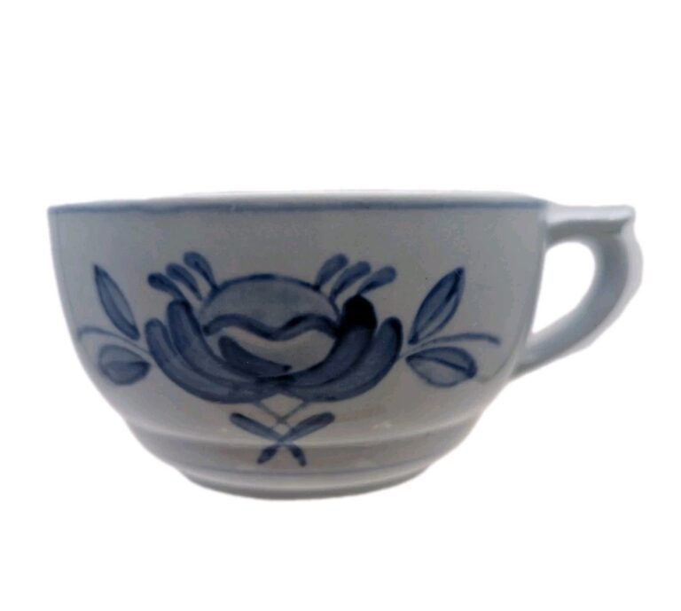 Read more about the article Tea Coffee Cup Only Blue Rose Siniruusu  Hand Painted Arabia Finland Vintage MCM