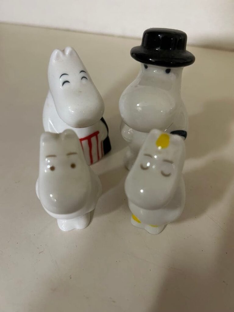 Read more about the article ARABIA Moomin Pottery Figurine Set of 4 Ceramic Moomin Valley Characters 5-7cm