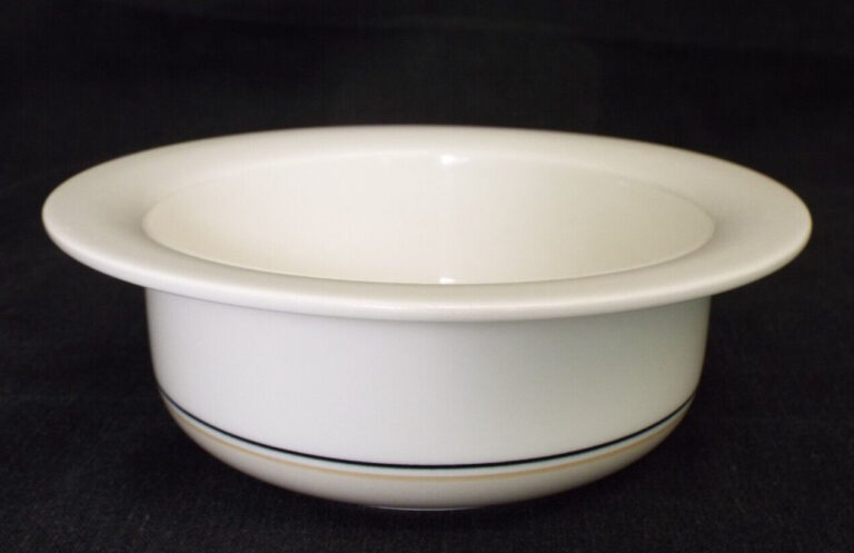 Read more about the article Arabia of Finland Seita Arctica Soup Cereal Bowl 4 Available Black Tan Stripe
