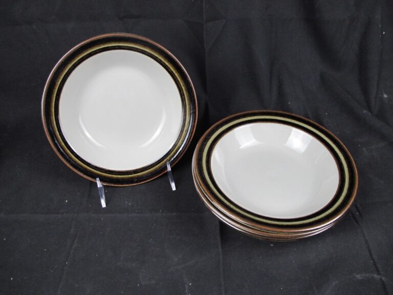 Read more about the article (4) Arabia Finland Karelia Rimmed Soup Bowls 7 3/4″