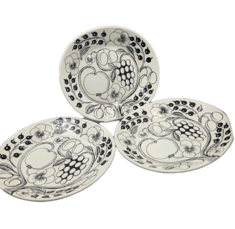 Read more about the article Set (3) ARABIA Kaipiainen Paratiisi Black/white Oval Dinner Plates 9.7″  Finland