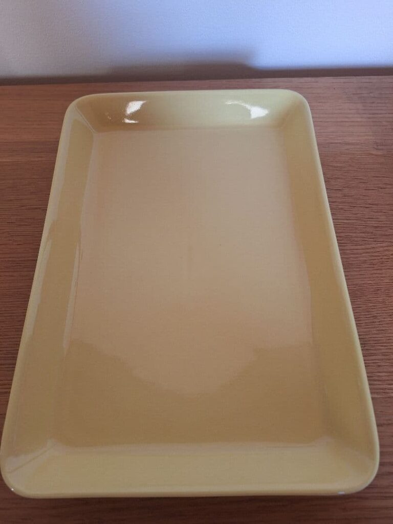 Read more about the article Arabia Kirta Square Plate Yellow Scandinavian Tableware Dish Plate