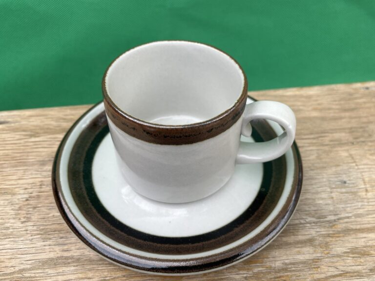 Read more about the article Arabia Finland Karelia Flat Cup and Saucer Brown/Black Bands (multiple Available)