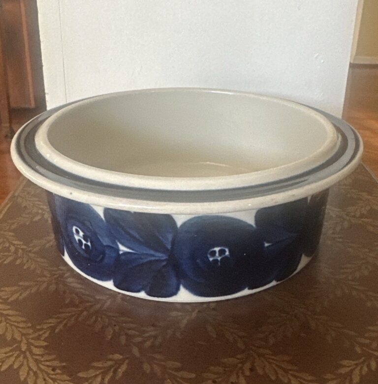 Read more about the article MCM Arabia Finland ANEMONE BLUE Round Vegetable Serving Bowl 7” X 2.5” EXCELLENT